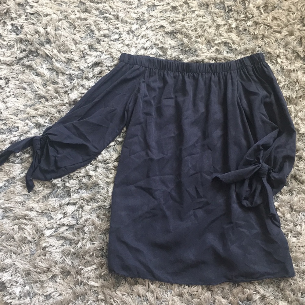 Off the shoulders shirt